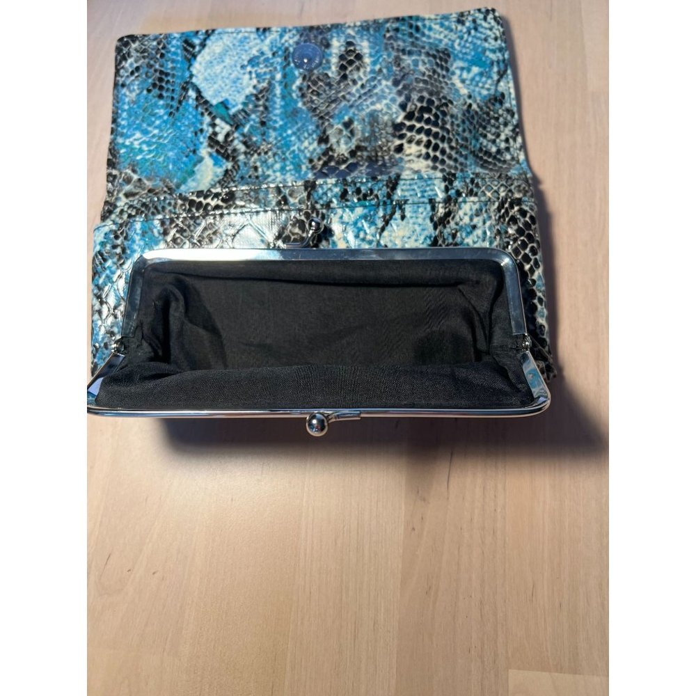 Kenneth Cole Reaction snakeskin blue black clutch never used - Picture 5 of 6